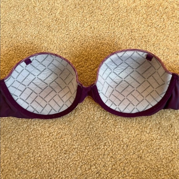 Victoria’s Secret Bra - Picture 2 of 3